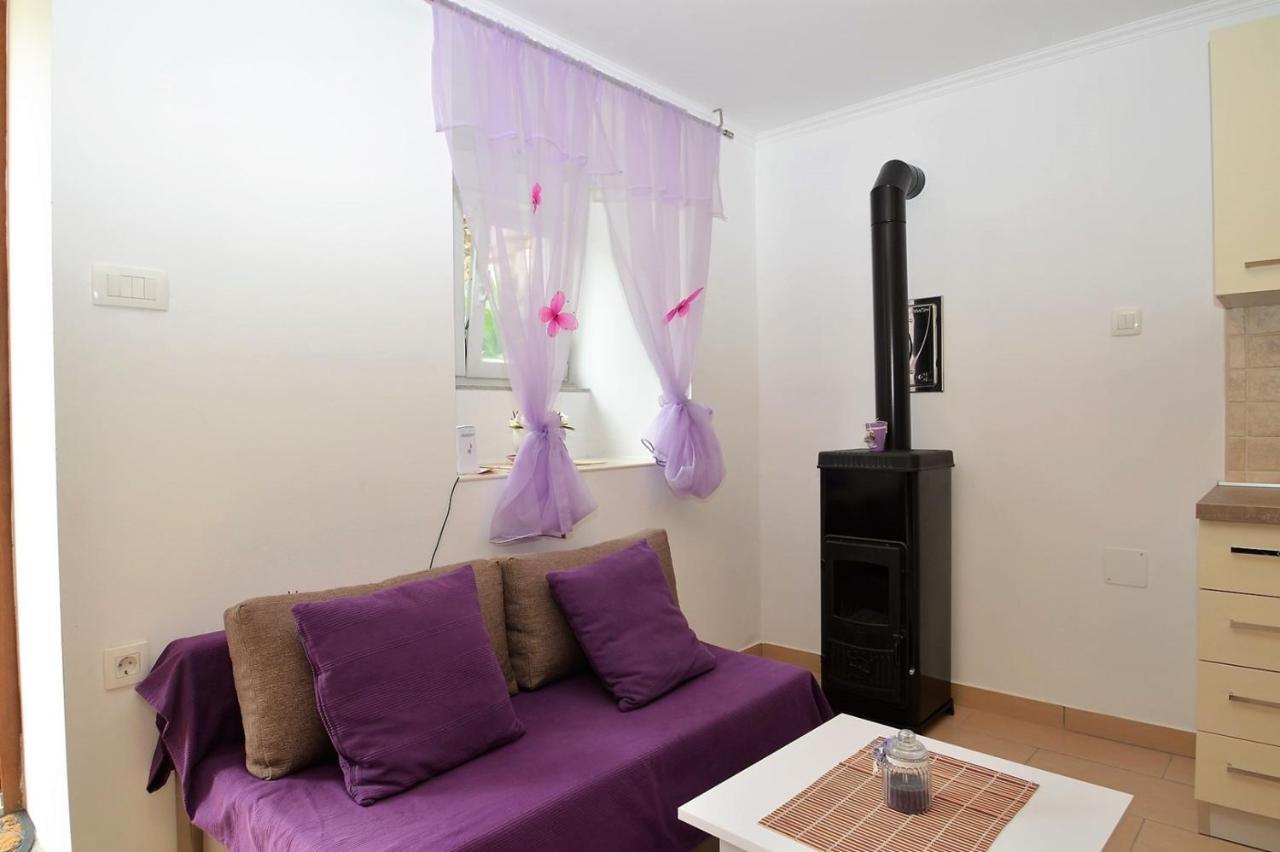 Apartment Hrasta Vrana  Eksteriør bilde