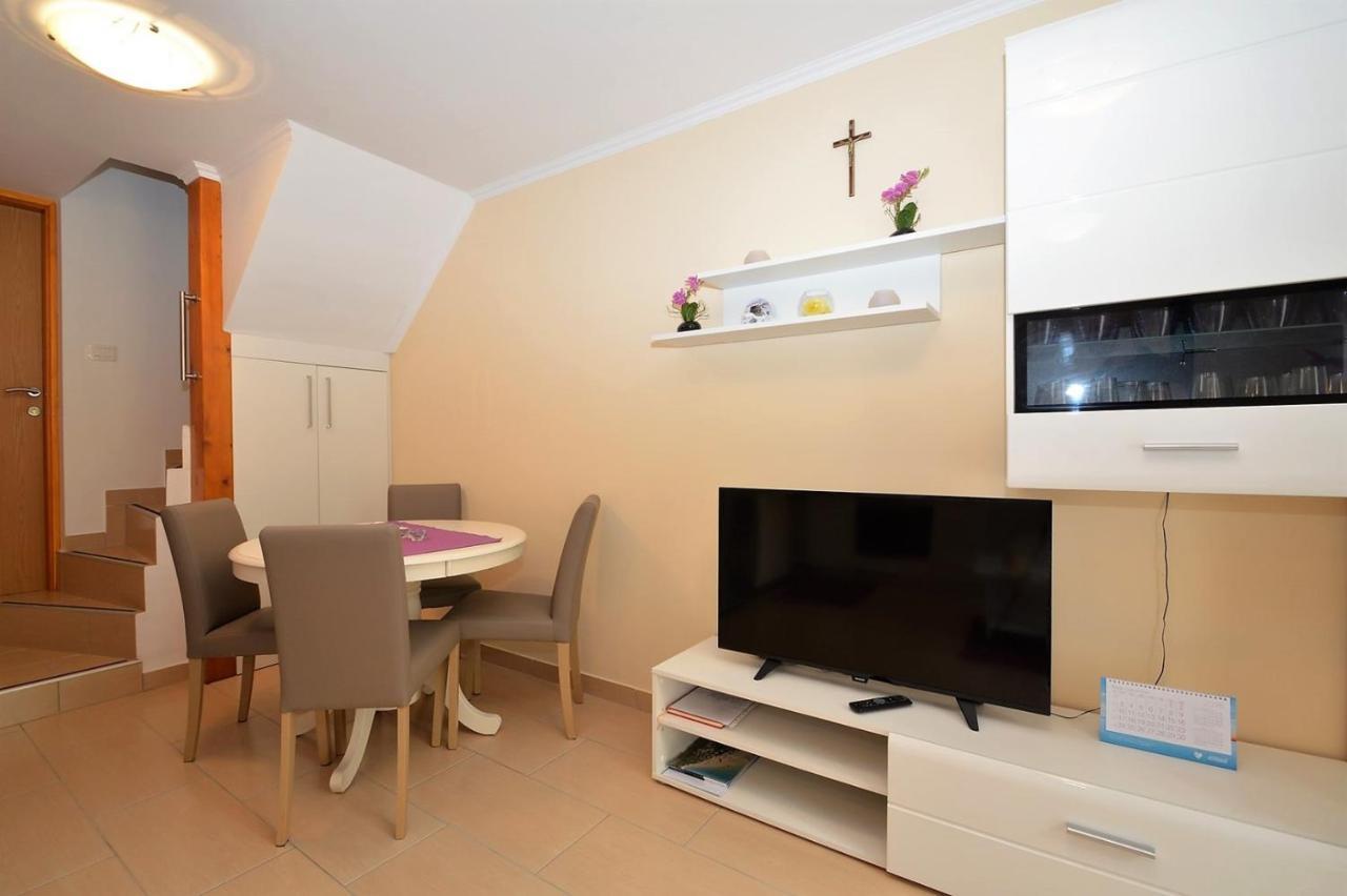 Apartment Hrasta Vrana  Eksteriør bilde
