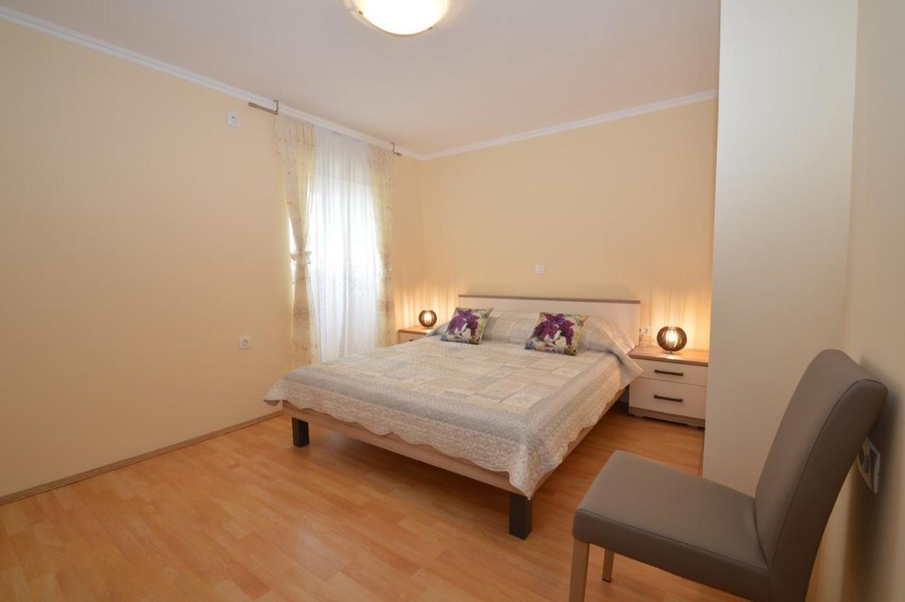 Apartment Hrasta Vrana  Eksteriør bilde