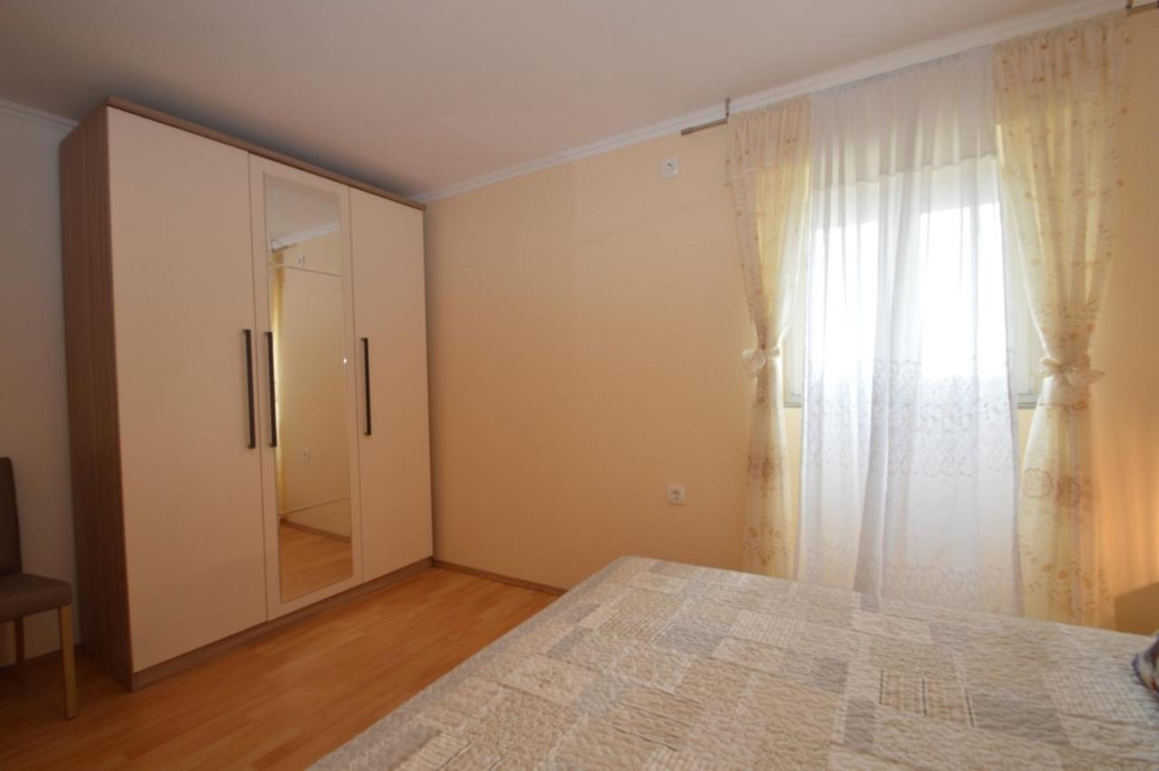 Apartment Hrasta Vrana  Eksteriør bilde