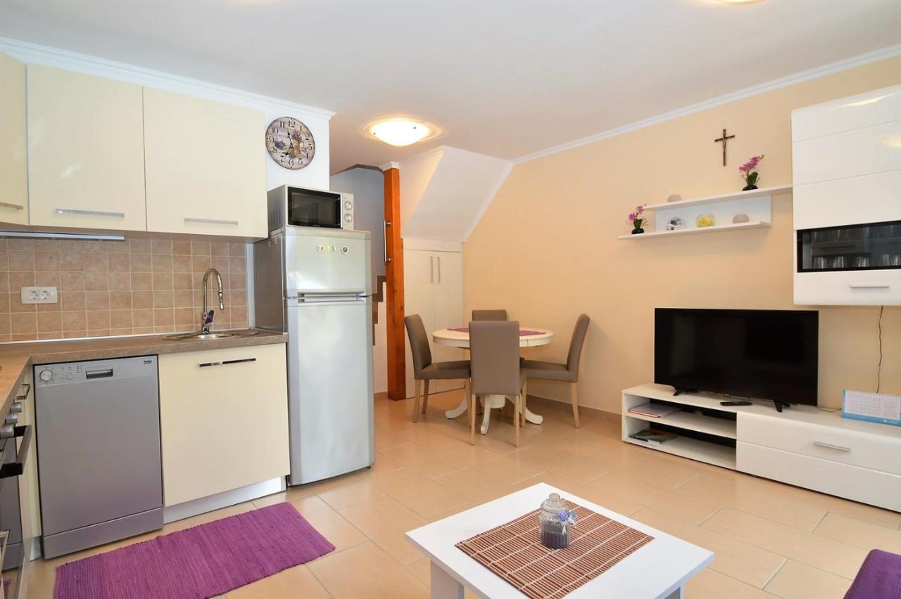 Apartment Hrasta Vrana  Eksteriør bilde